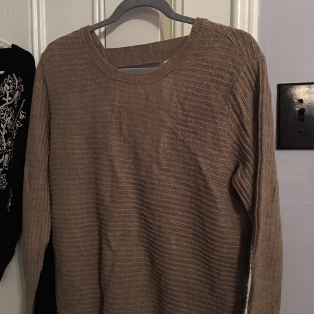 NYC Lightweight sweater w/open back sz S